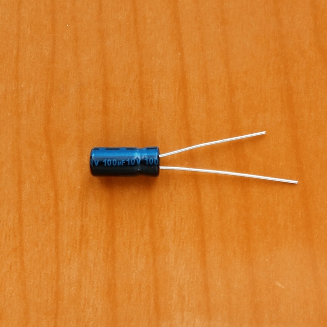 100mkF 10v 105C Jamicon TK