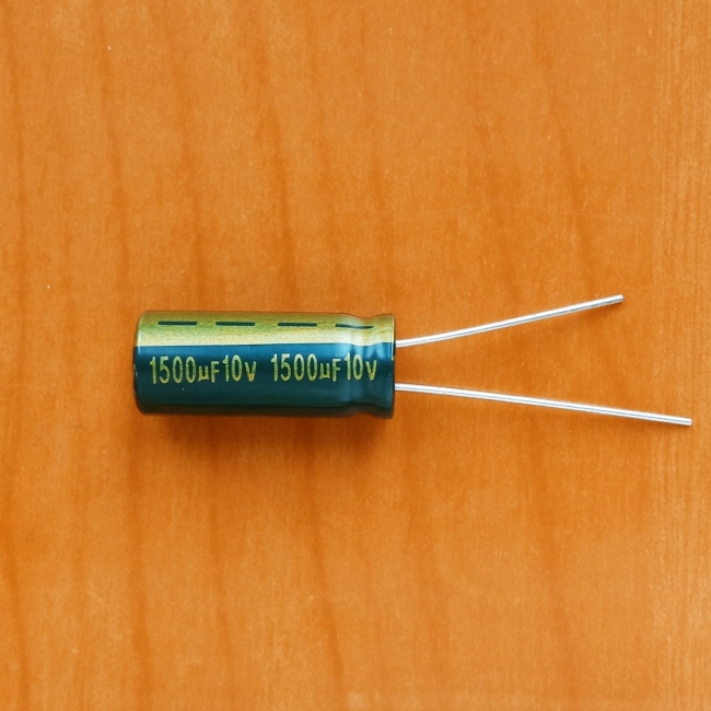 1500mkF 10v 105C Jamicon WL (компьютерный)