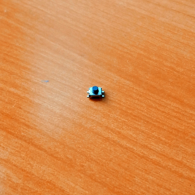 Кнопка 4-pin  3x4x2.5mm L=1mm SMD  (№121)