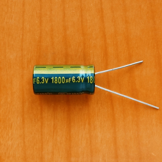 1800mkF 6.3v 105C Jamicon WL (компьютерный)