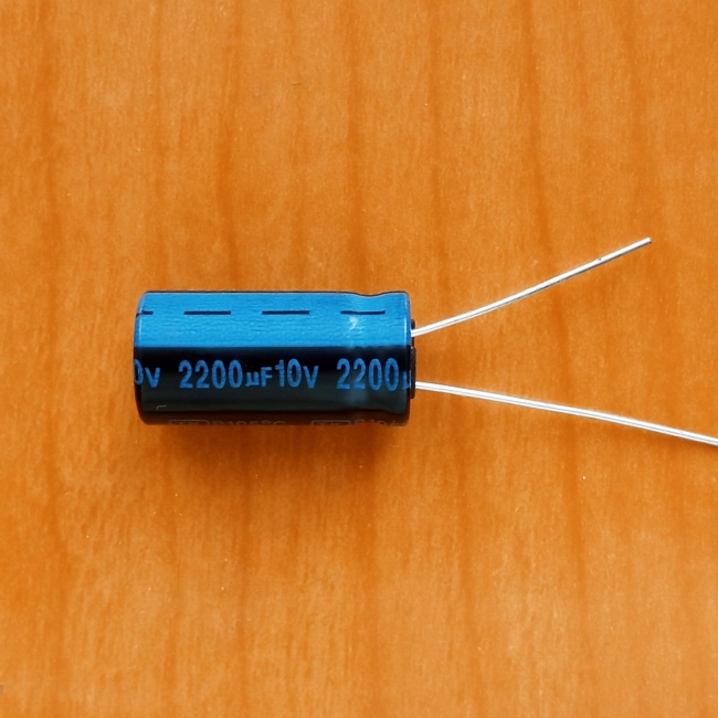 2200mkF 10v 105C Jamicon TK