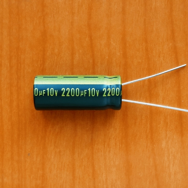 2200mkF 10v 105C Jamicon WL (компьютерный)
