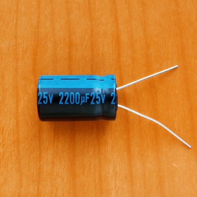 2200mkF 25v 105C Jamicon TK