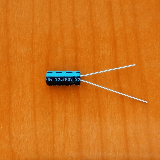 22mkF 63v 105C Jamicon TK