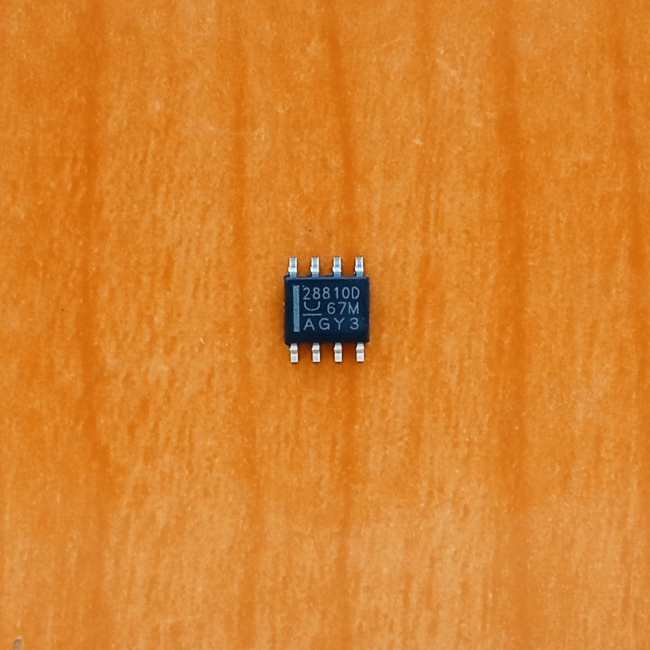 UCC28810D