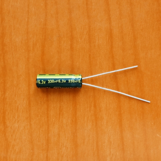 330mkF 6.3v 105C Jamicon WL (компьютерный)