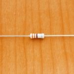 Резистор  0.5w       330om (330R) 5%