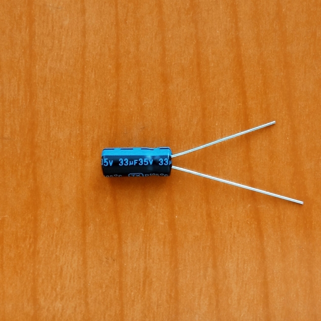 33mkF  35v 105C Jamicon TK