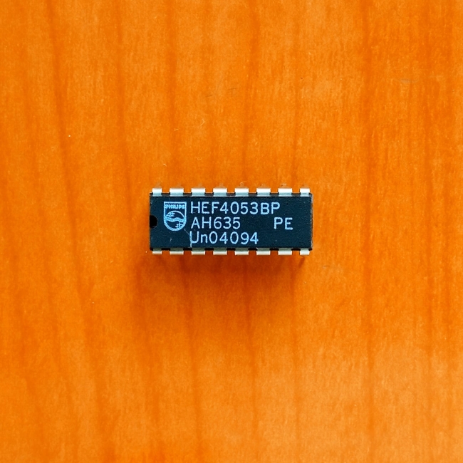 HEF4053BP