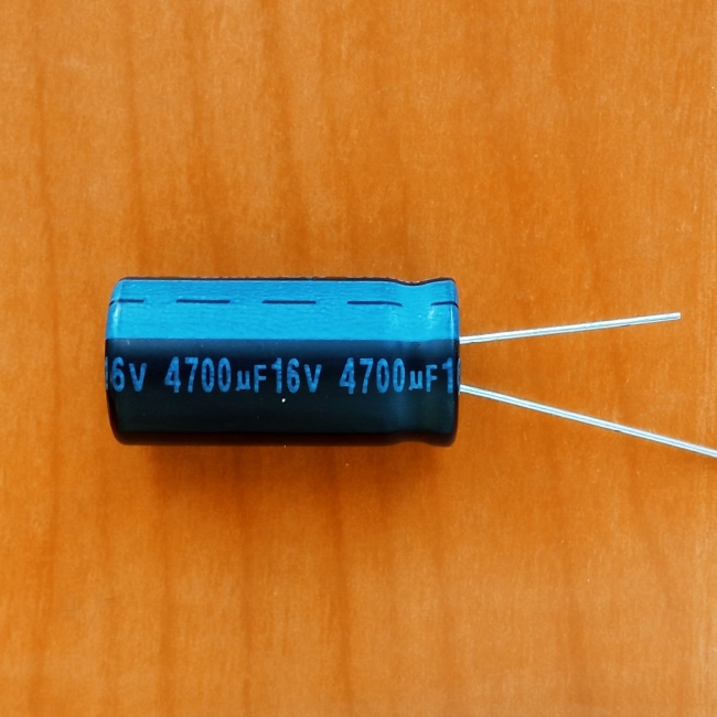 4700mkF 16v 105C Jamicon TK (13x26)