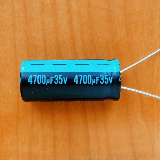 4700mkF 35v 105C Jamicon TK