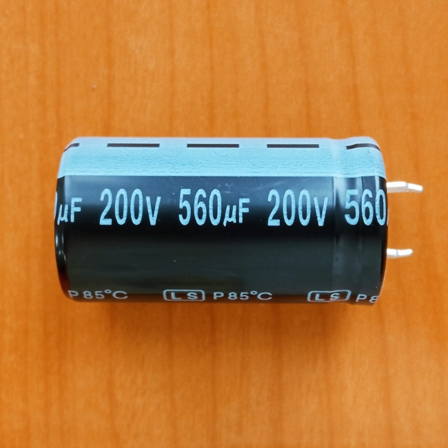 560mkF 200v 85C Jamicon LS