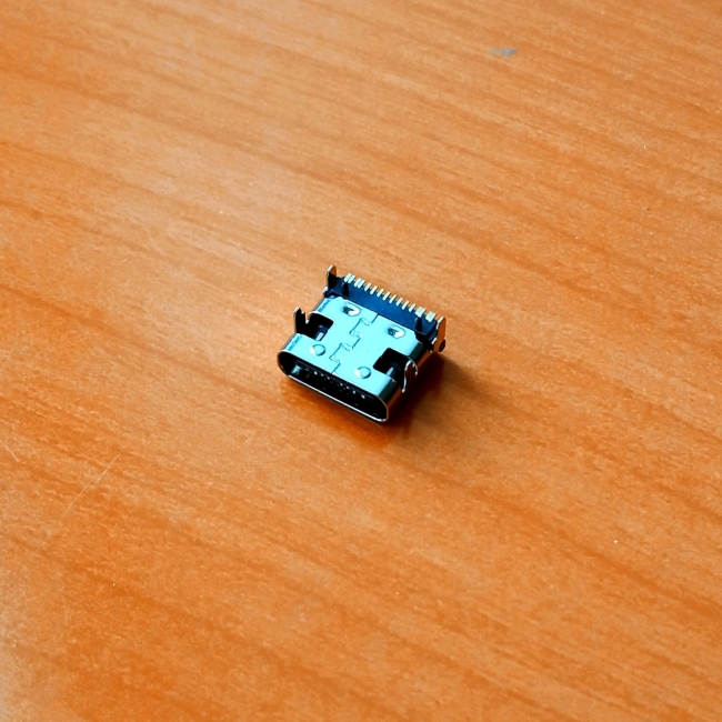 Разъем TYPE-C 16-pin smd гнездо (крепление снизу, 4 крепежа в плату, длинные выводы) 5860