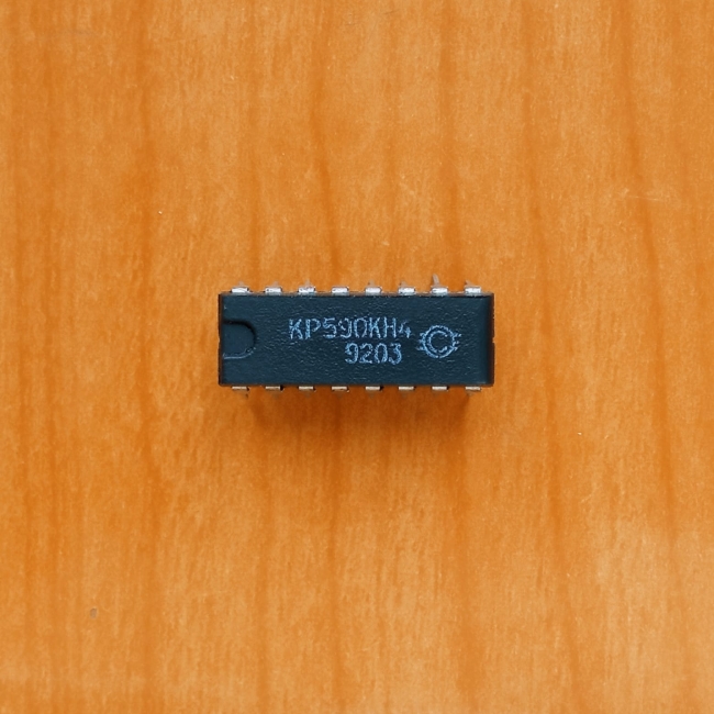 КР590КН4
