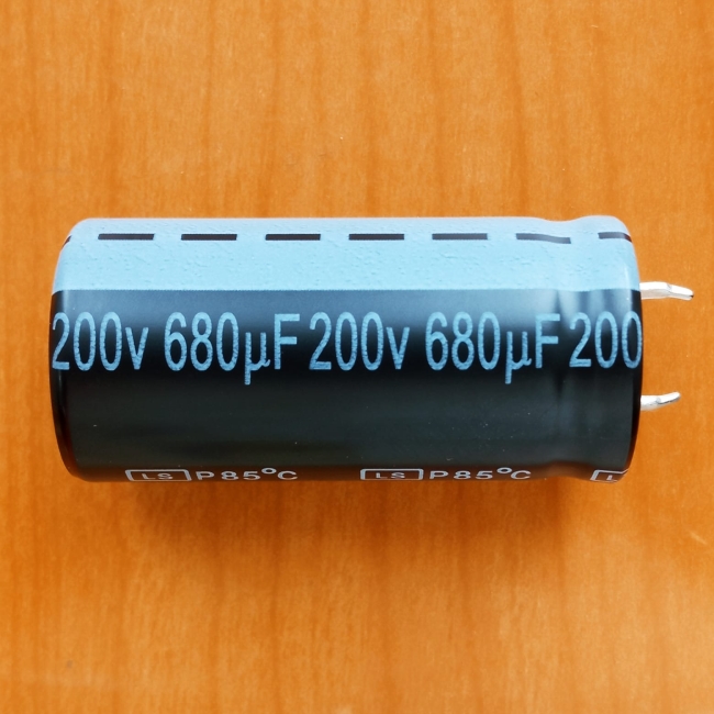 680mkF 200v 85C Jamicon LS