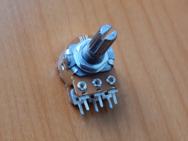 Резистор переменный 6-pin(3+3) B1K d=16mm L=20mm стерео с рифлением (№2)