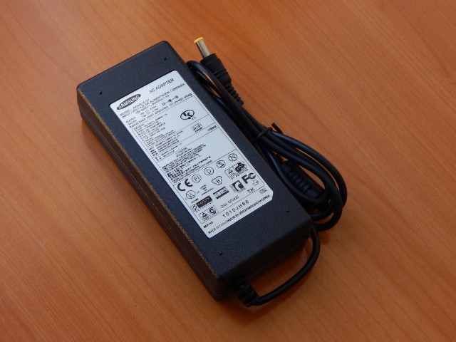 Адаптер питания 220/19.0V 4.74A 90W (5.5x3.0mm центр штырь) без сет. шнура  AP04214-UV
