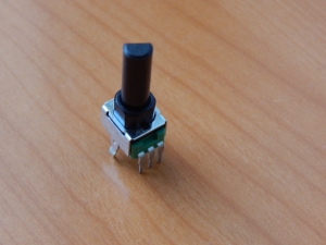 Резистор переменный 3-pin      A5K 8x8mm L=30.2mm моно лыска  RV09BF-40E1N-215F-A5K-A