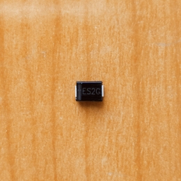 ES2G (400V, 2A, 35ns)  SMD