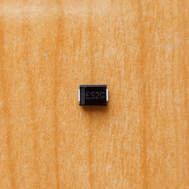 ES2G (400V, 2A, 35ns) SMD