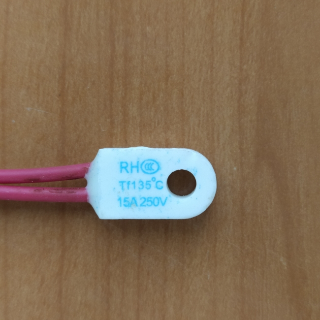 Термопредохранитель RH-02 135C 15A (подкова)