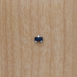 Стабилитрон SMD  18v 0.25w (BZX84-C18)  (Y6W)