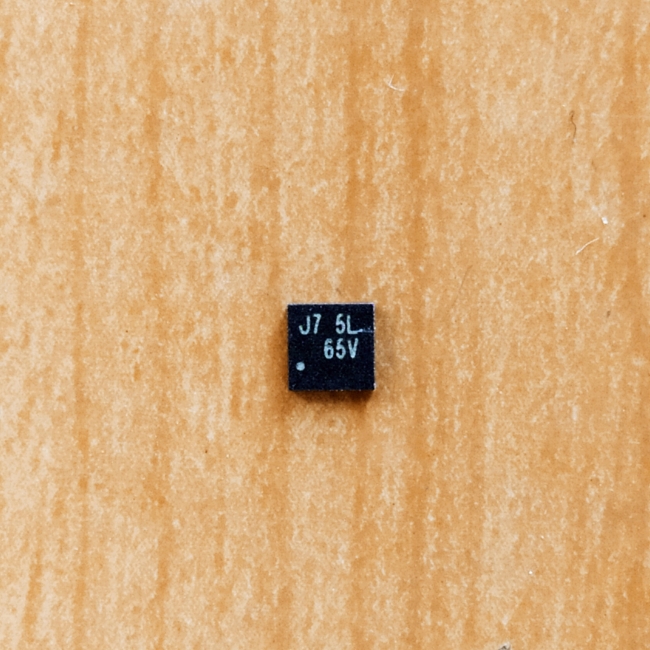 RT8207MZQW (J7)