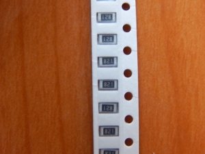 Резистор SMD      820om  0.25w  1206 (820R) 5%  (821)