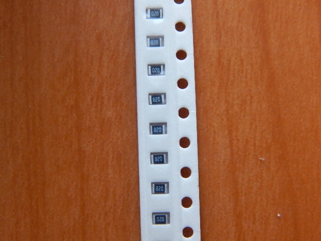Резистор SMD       82om  0.125w  0805 (82R) 5%  (820)