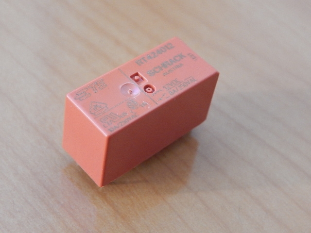 Реле  12V  8A 2C  (RT424012)