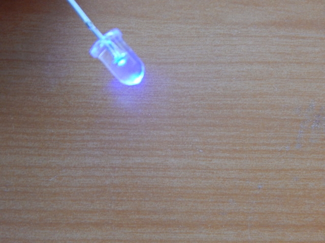 Светодиод 5mm синий мигающий 3-3.2V 60* 5B4SCICA