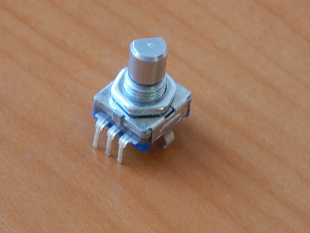 Энкодер 11.7 х 12mm, ручка мет. под спил D=6mm L=12mm (дискр.=20) с кнопкой R18.