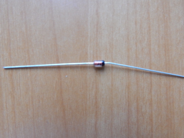 Стабилитрон 12v 0.5w (BZX55-C12) = 1N5242B
