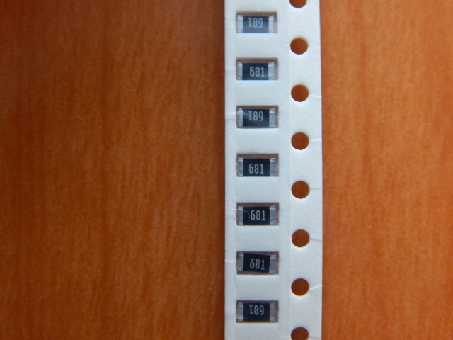 Резистор SMD      680om  0.25w  1206 (680R) 5%  (681)