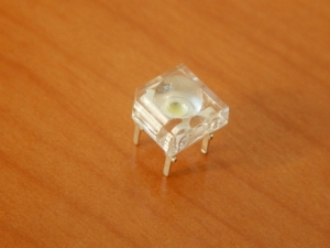 Светодиод PIRAHNA белый 1000mcd If=25mA 120* 3.8V FYLF-1130UWC (4050)
