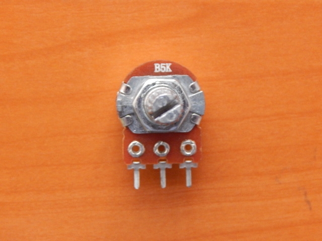 Резистор переменный 3-pin B5K d=16mm L=20mm моно с рифлением (№1)