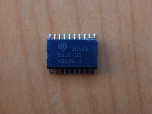 30521