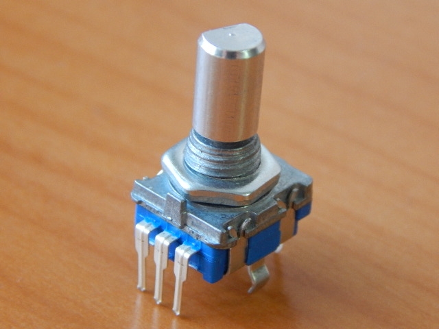 Энкодер 11.7 х 12mm, ручка мет. под спил D=6mm L=15mm (дискр.=20) с кнопкой R24.