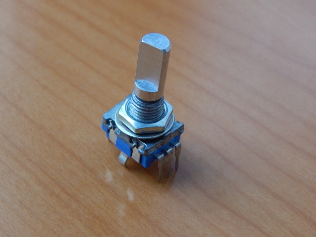 Энкодер 11.7 х 12mm, ручка мет. под спил D=6mm L=20mm (дискр.=20) с кнопкой R193.