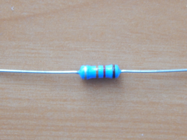 Резистор  0.5w     12kom (12K) 5%