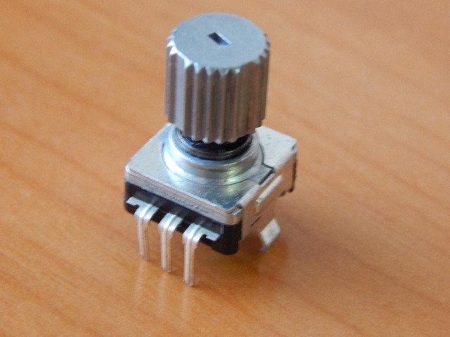 Энкодер 11.7 х 12mm, ручка мет. звезд. D=9mm L=20mm (дискр.=30) с кнопкой и фиксацией R4.