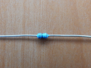 Резистор  0.125w      3.3kom (3K3) 5%