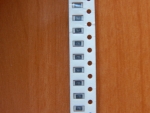 Резистор SMD      560om  0.25w  1206 (560R) 5%  (561)