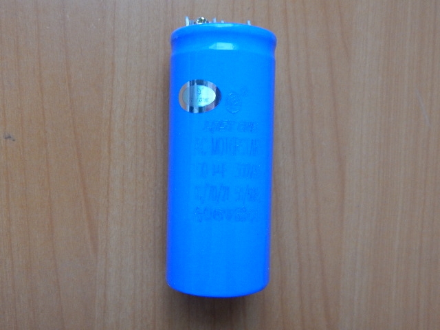 CD60 100mkF 300v (клеммы)