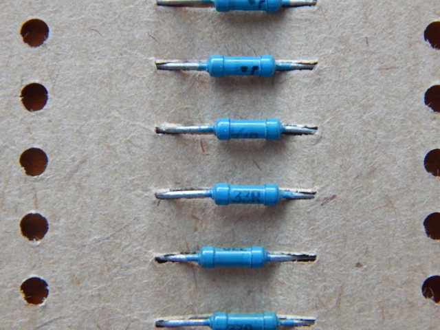 Резистор 0.125w 33om (33R) 5% (С2-33Н)