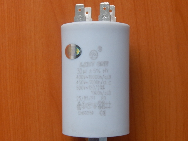 CBB60M 30mkF 450v (клеммы + болт)