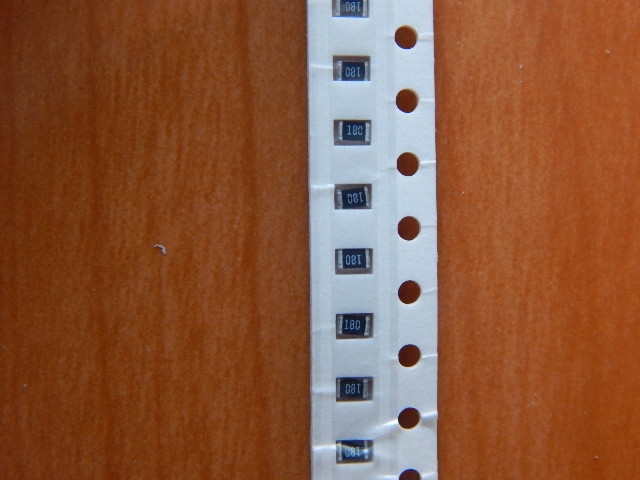 Резистор SMD       18om  0.125w  0805 (18R) 5%  (180)