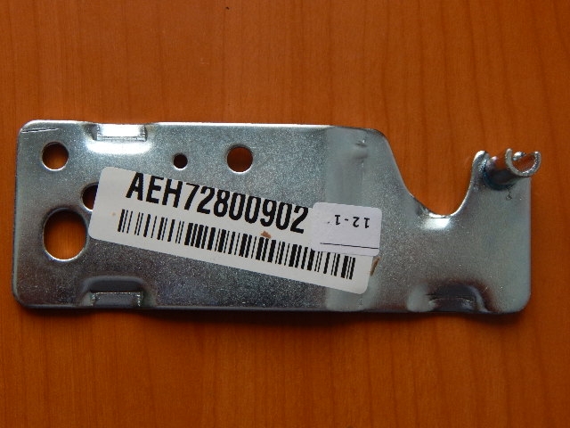 Петля двери верхняя левая холодильника LG (AEH72800902)