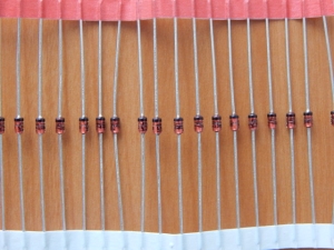 Стабилитрон  16v 1.0w (BZV85-C16) = 1N4745A