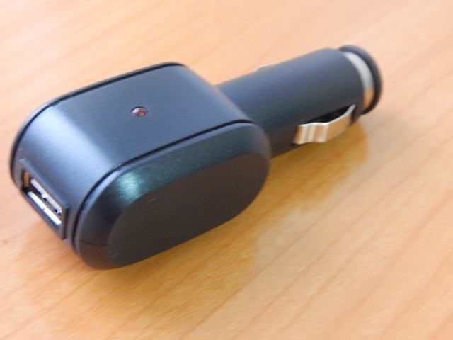 Зарядное устройство от прикуривателя 12-24V/5V 1000mA USB черное SIM